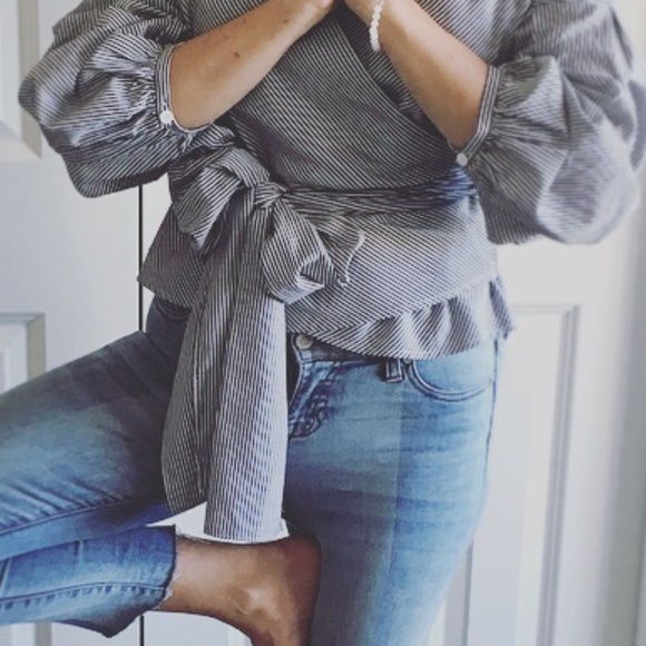 Essue Work & Outings Blouse - Picture 7 of 7